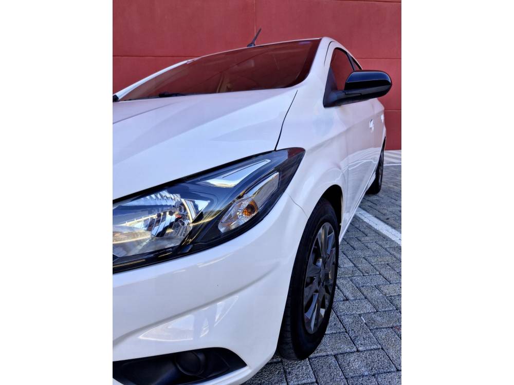 CHEVROLET - ONIX - 2021/2021 - Branca - R$ 62.900,00