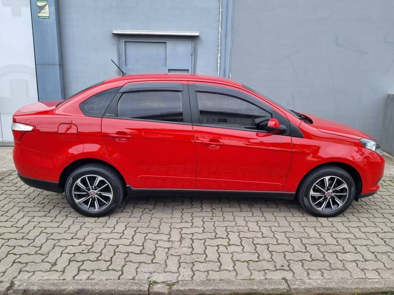 FIAT - GRAND SIENA - 2016/2016 - Vermelha - R$ 45.900,00