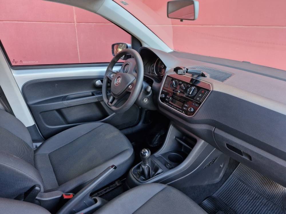 VOLKSWAGEN - UP - 2020/2020 - Prata - R$ 47.900,00