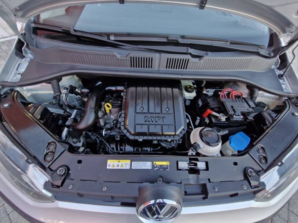 VOLKSWAGEN - UP - 2020/2020 - Prata - R$ 47.900,00