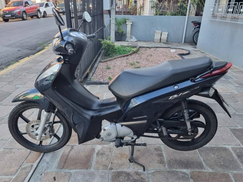 HONDA - BIZ 125 - 2012/2012 - Preta - R$ 10.900,00