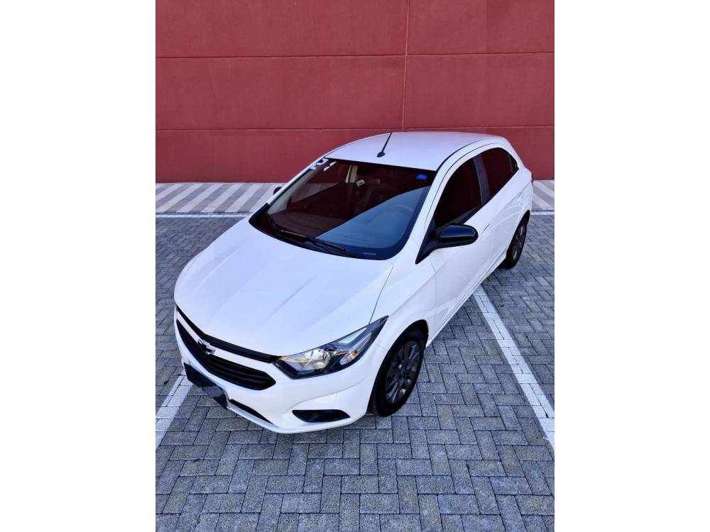 CHEVROLET - ONIX - 2021/2021 - Branca - R$ 62.900,00