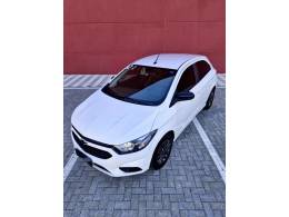 CHEVROLET - ONIX - 2021/2021 - Branca - R$ 62.900,00