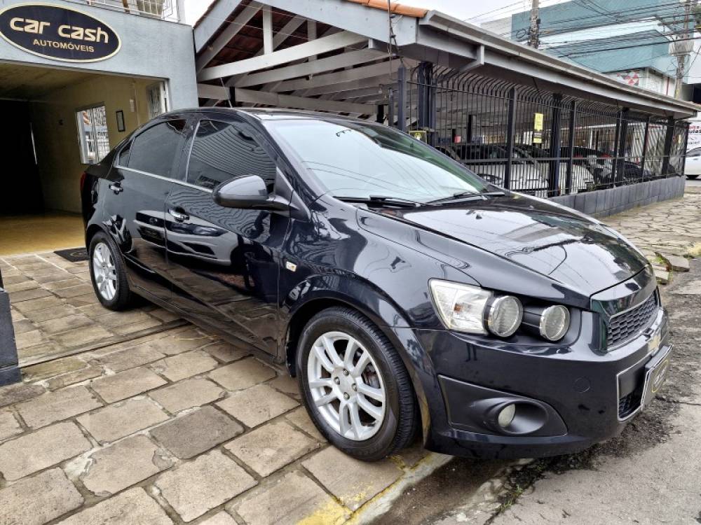 CHEVROLET - SONIC - 2013/2013 - Preta - R$ 42.900,00