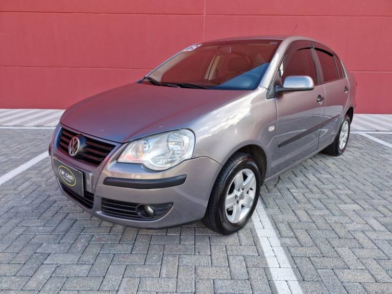 VOLKSWAGEN - POLO SEDAN - 2008/2008 - Cinza - R$ 33.900,00
